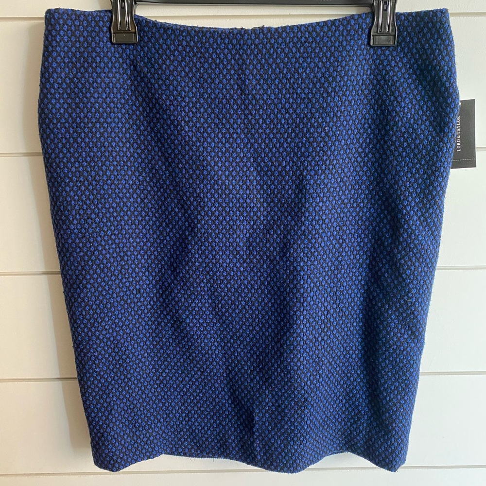 Lord & Taylor skirt, blue & black, size 10 NWT